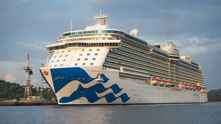 Στον Πειραιά το «θηρίο» «Majestic Princess» (βίντεο)